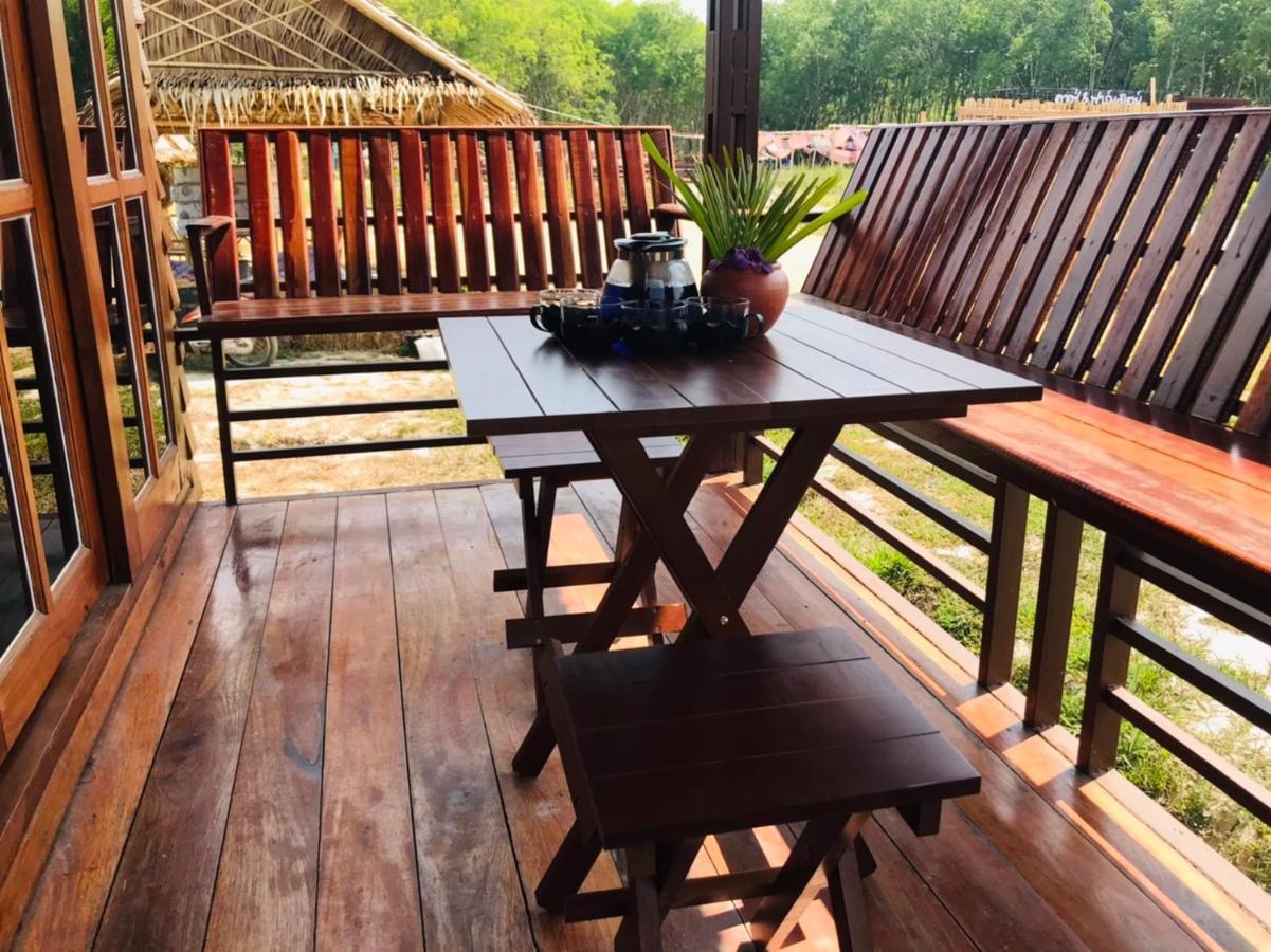 ไร่นาบัวหลวง คาเฟ่ & ฟาร์มสเตย์ Raina Bualuang Cafe & Farm Stay Ban Na No Eksteriør bilde