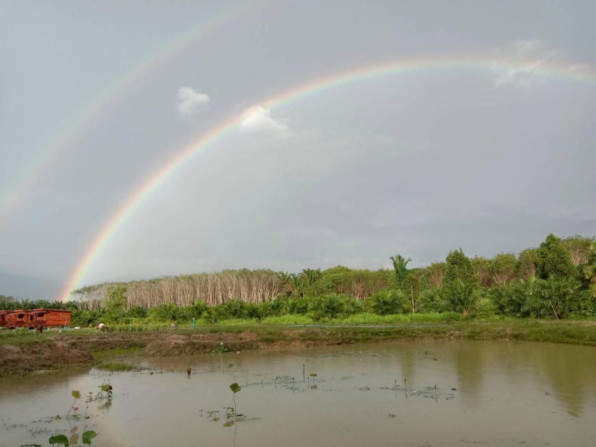 ไร่นาบัวหลวง คาเฟ่ & ฟาร์มสเตย์ Raina Bualuang Cafe & Farm Stay Ban Na No Eksteriør bilde