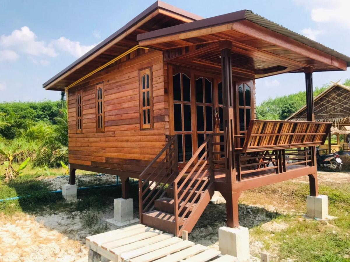 ไร่นาบัวหลวง คาเฟ่ & ฟาร์มสเตย์ Raina Bualuang Cafe & Farm Stay Ban Na No Eksteriør bilde