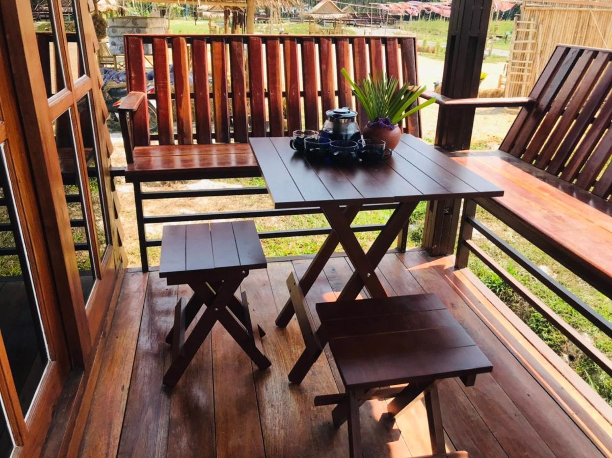 ไร่นาบัวหลวง คาเฟ่ & ฟาร์มสเตย์ Raina Bualuang Cafe & Farm Stay Ban Na No Eksteriør bilde