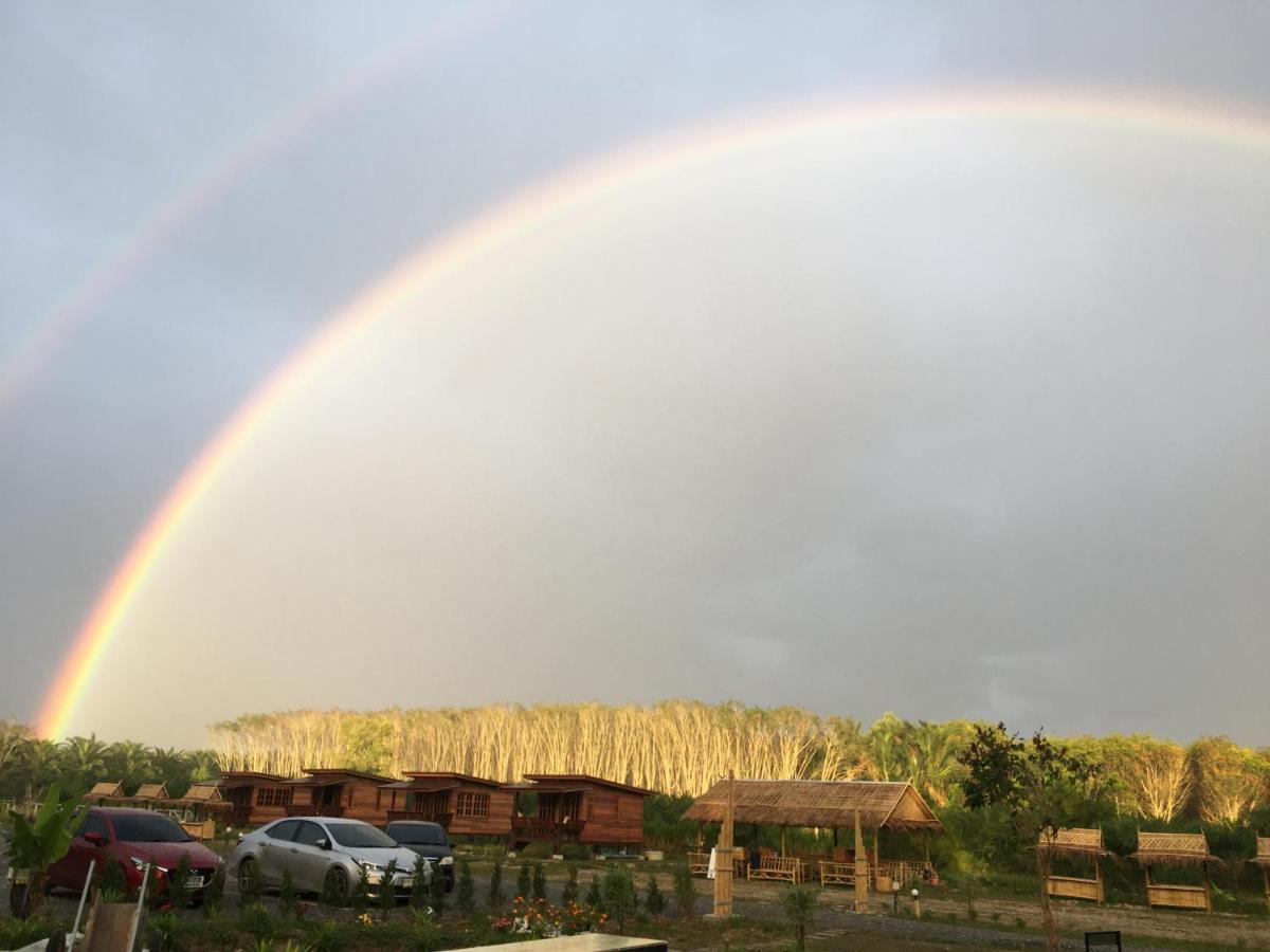 ไร่นาบัวหลวง คาเฟ่ & ฟาร์มสเตย์ Raina Bualuang Cafe & Farm Stay Ban Na No Eksteriør bilde